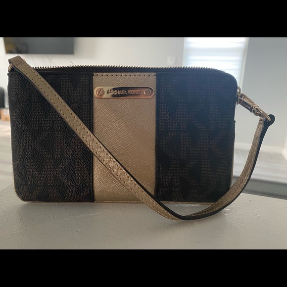Michael Kors Crossbody Bag - Picture 4 of 5